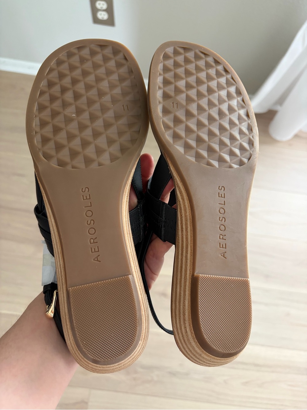 π NEW Aerosoles Size 11 Gemal Black Faux Leather Slingback Sandal Gold Hardware - Picture 13 of 15